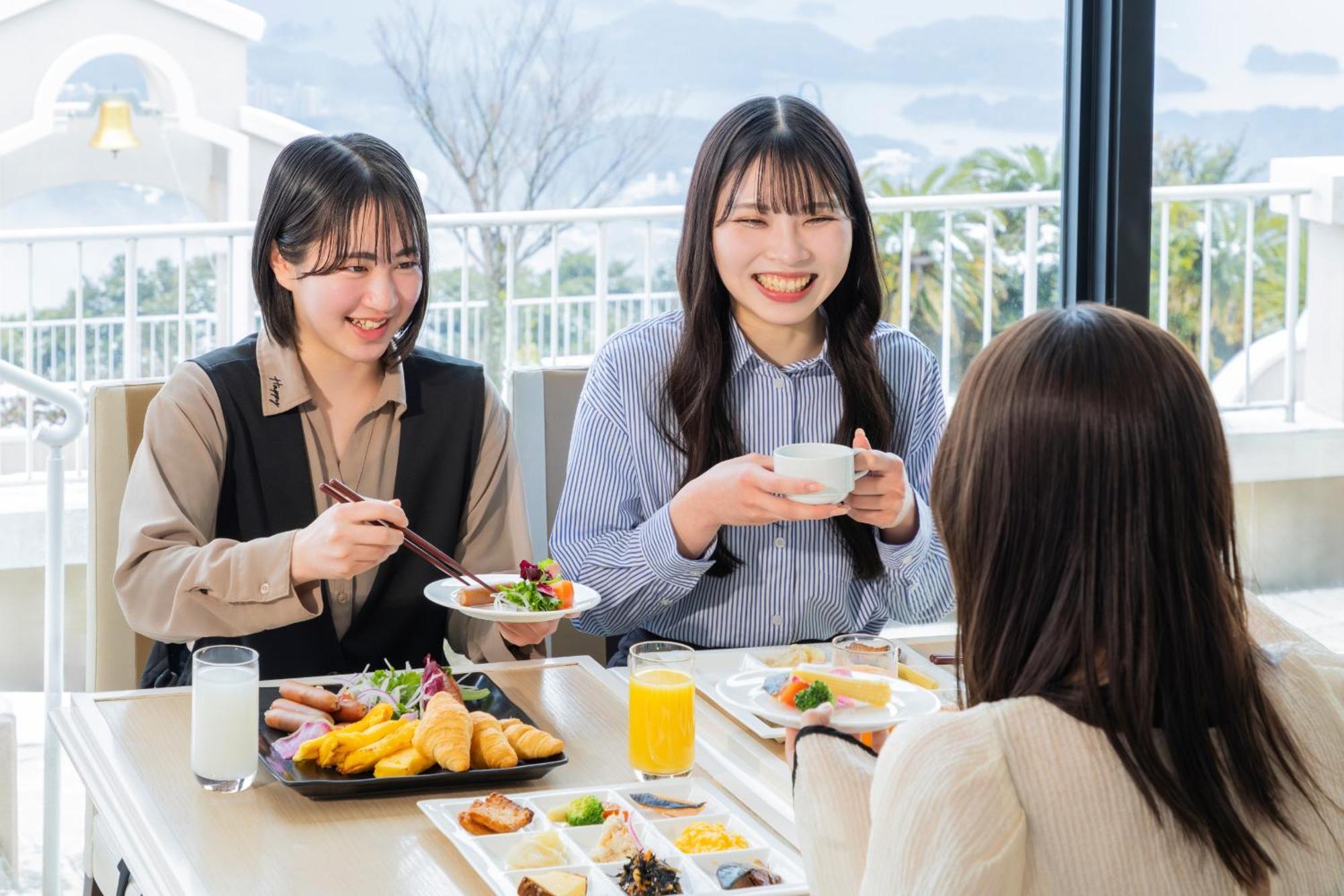 Yumihari-No-Oka Hotel Sasebo Ngoại thất bức ảnh