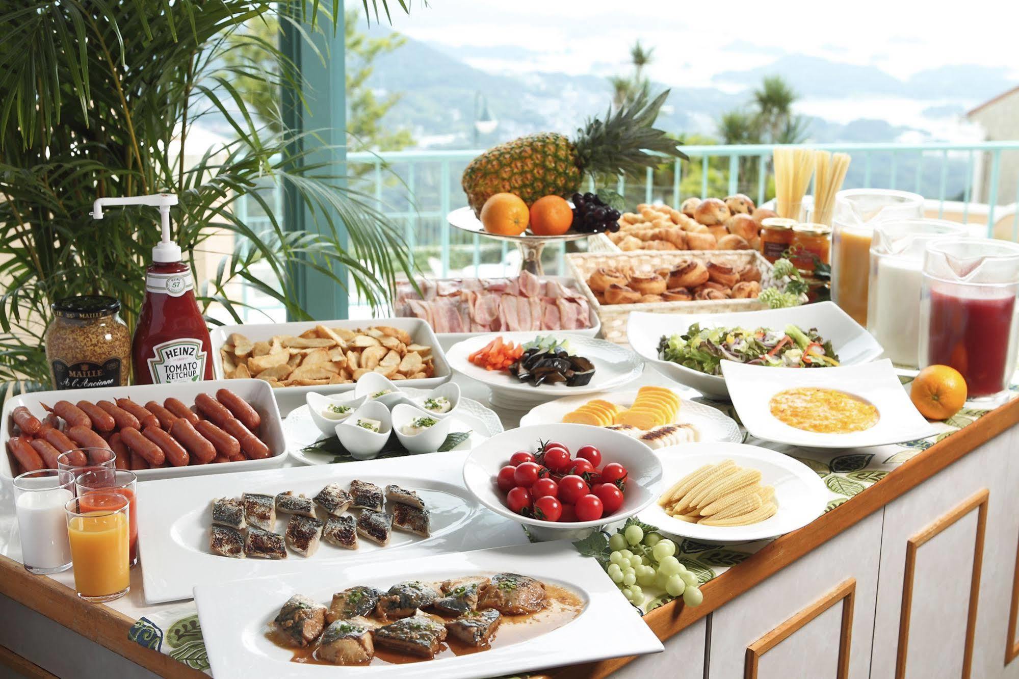 Yumihari-No-Oka Hotel Sasebo Ngoại thất bức ảnh