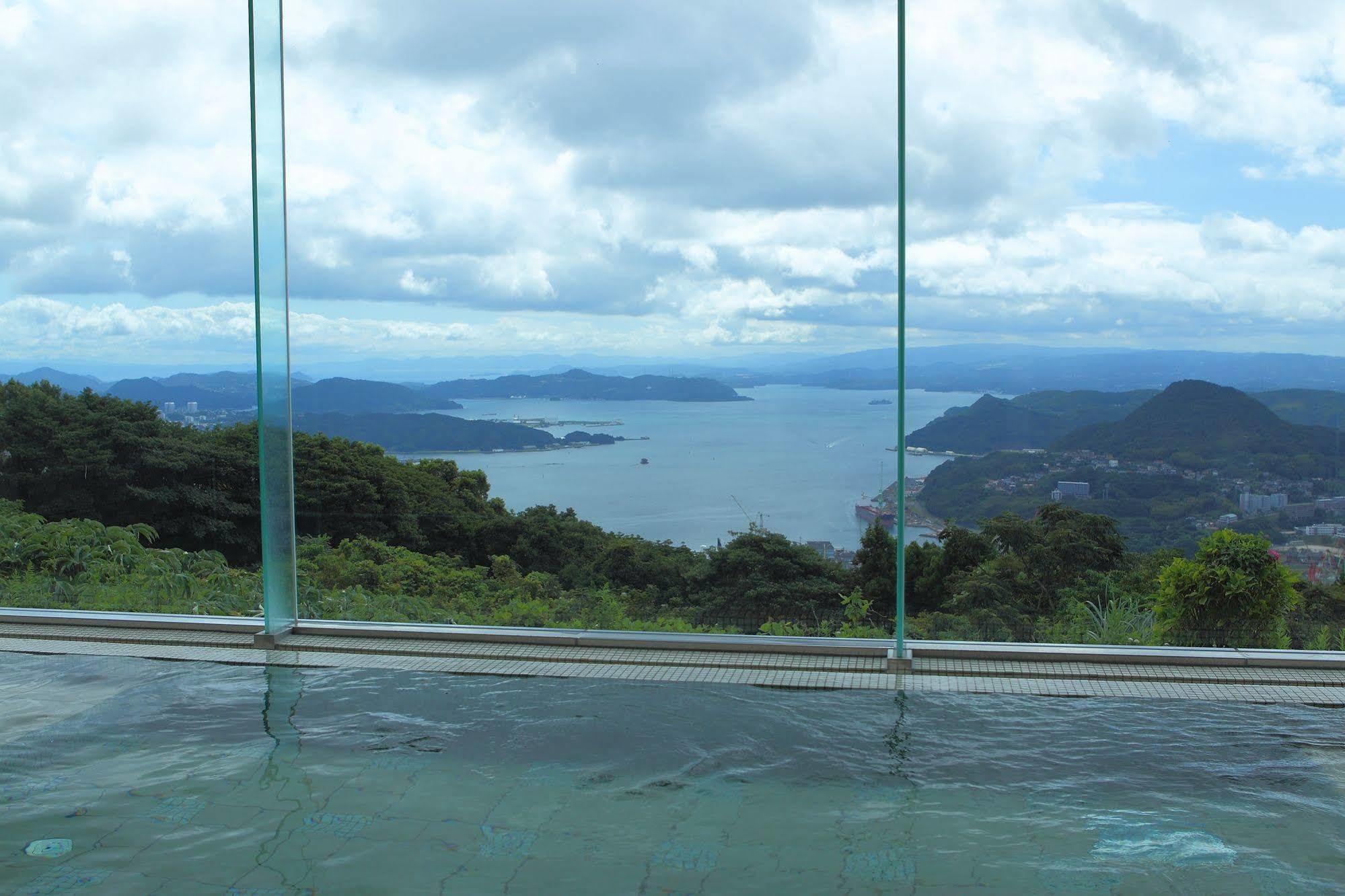 Yumihari-No-Oka Hotel Sasebo Ngoại thất bức ảnh